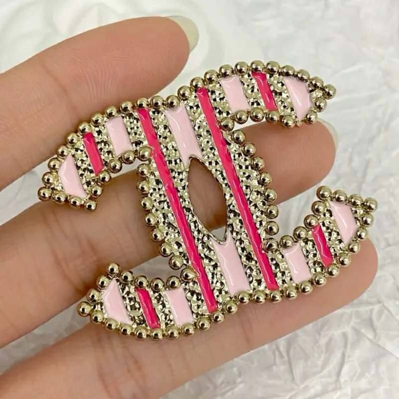 chanel brooches pour femme s_12240703